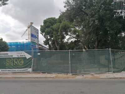 Del villino non � cos� rimasto pi� nulla. Oggi oltre le recinzioni metalliche dei lavori in corso si riescono a intravedere soltanto macerie